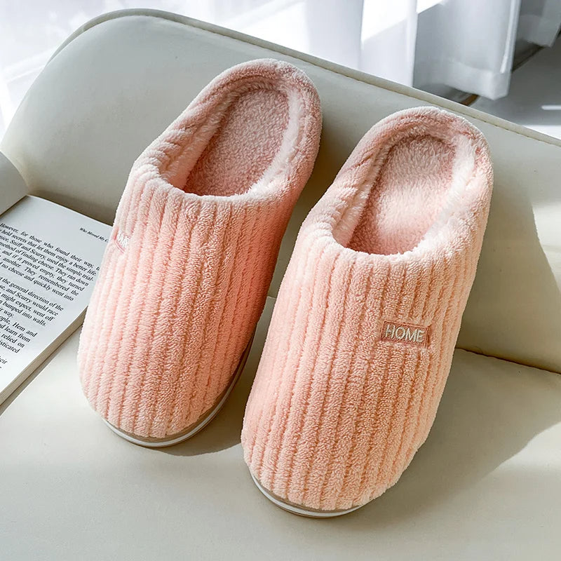 Chaussons d’Intérieur en Coton & Peluche – Chauds, Antidérapants et Ultra Confortables pour l’Hiver